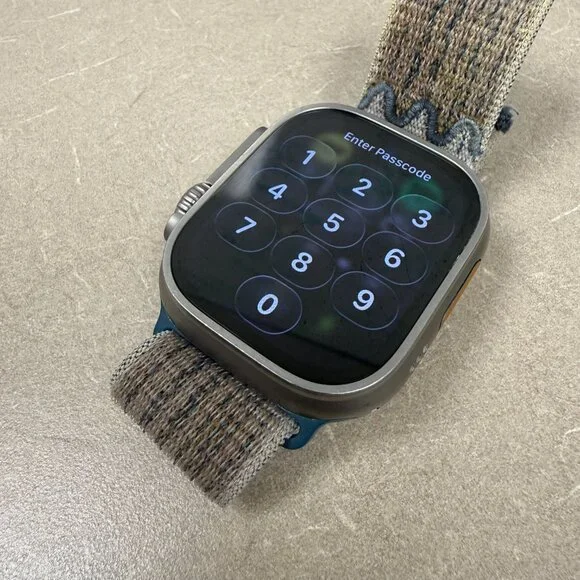 Apple Watch Ultra 2 (GPS + Cellular) 49MM - Nike Band + Charger included